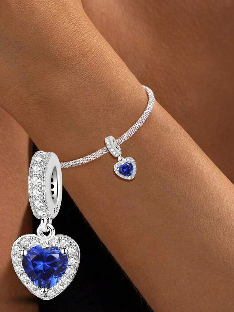 Colgante en forma de corazón azul