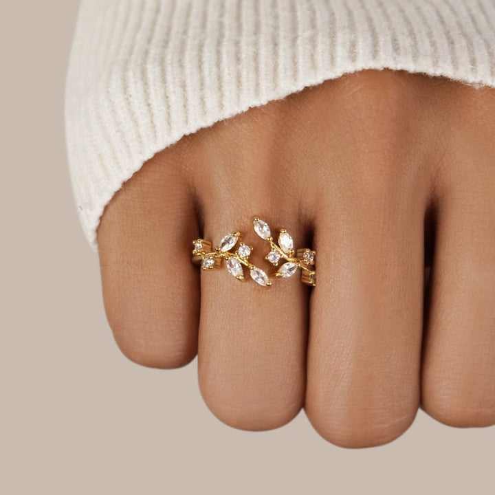 Anillo 18K oro cristales