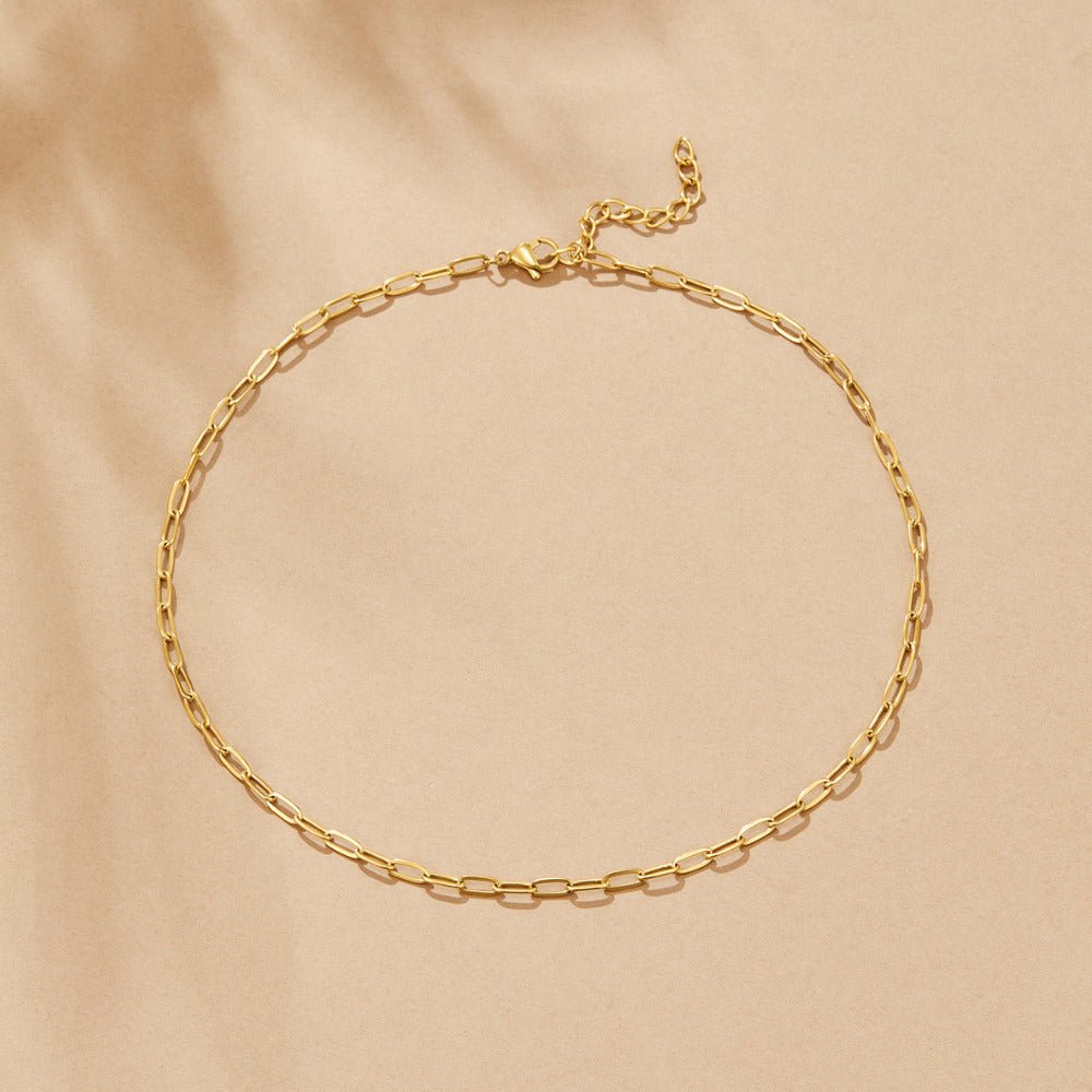 Collar con colgante en forma de clip chapado en oro de 18K