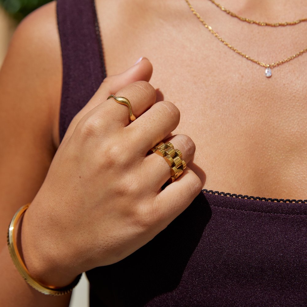 Anillo 18K oro ondulado