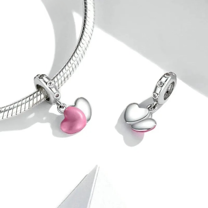 Colgante de corazones dobles