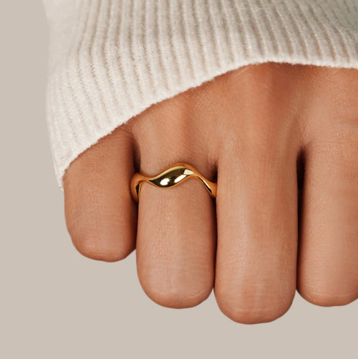 Anillo 18K oro ondulado