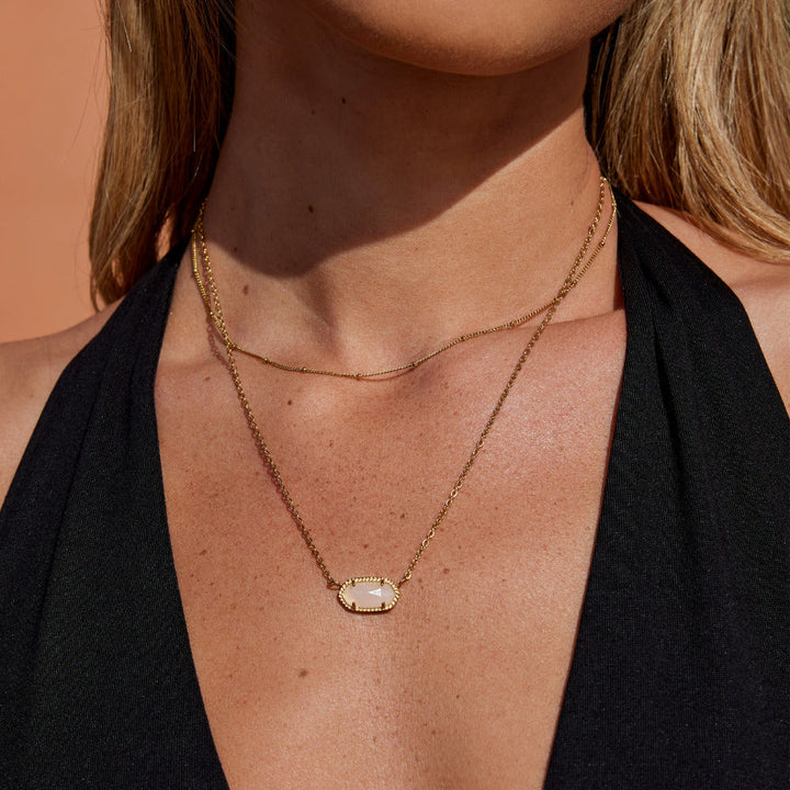 Collar con colgante de piedra natural
