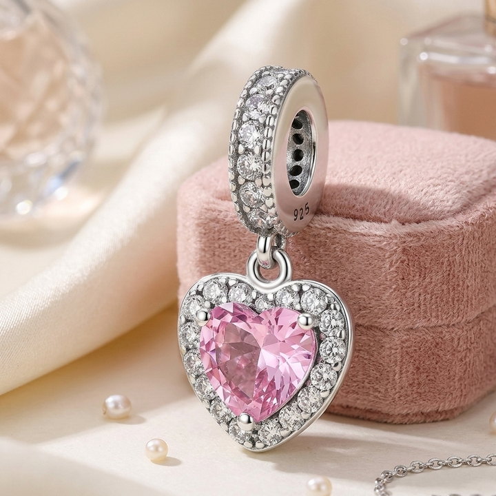 Colgante con corazón rosa