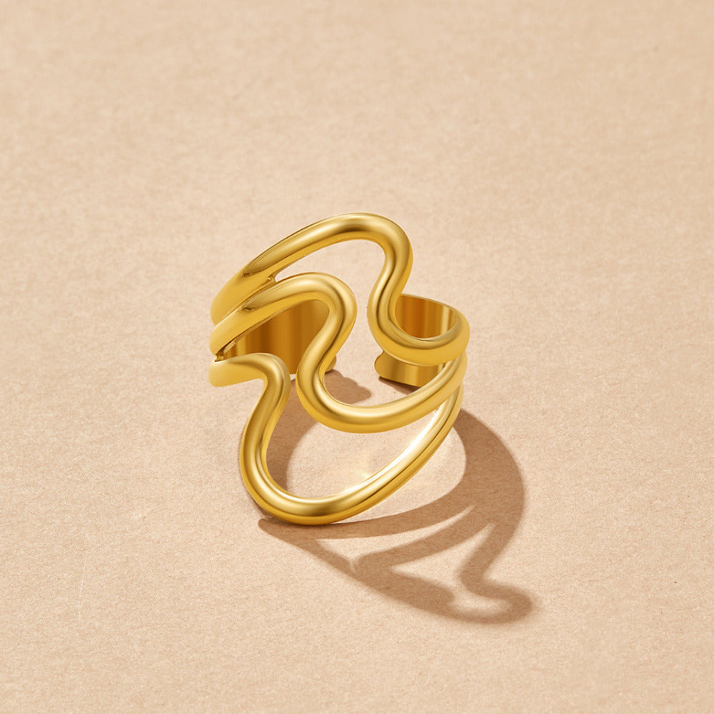 Anillo dorados ondulados