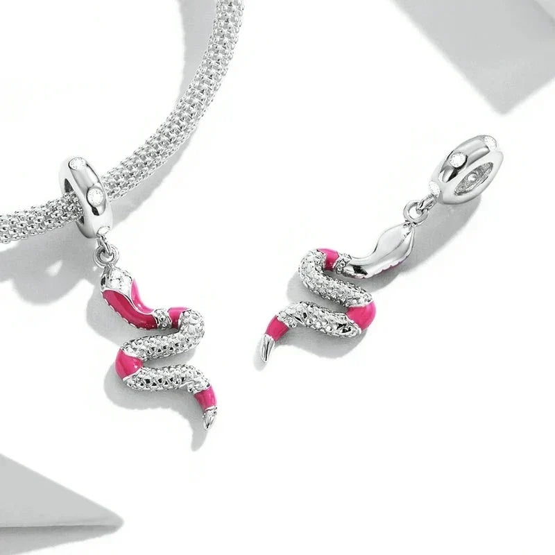 Collar con serpiente