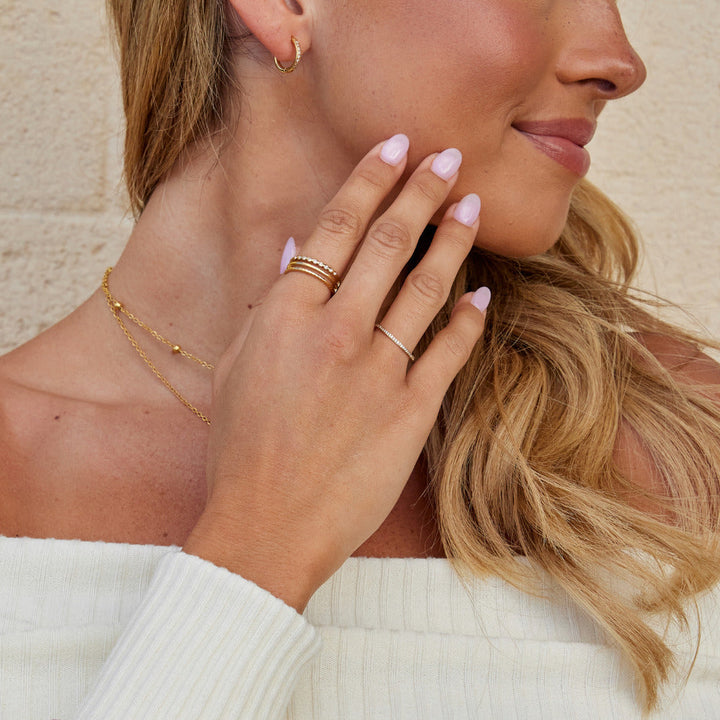 Anillo texturizado Elowyn cristal