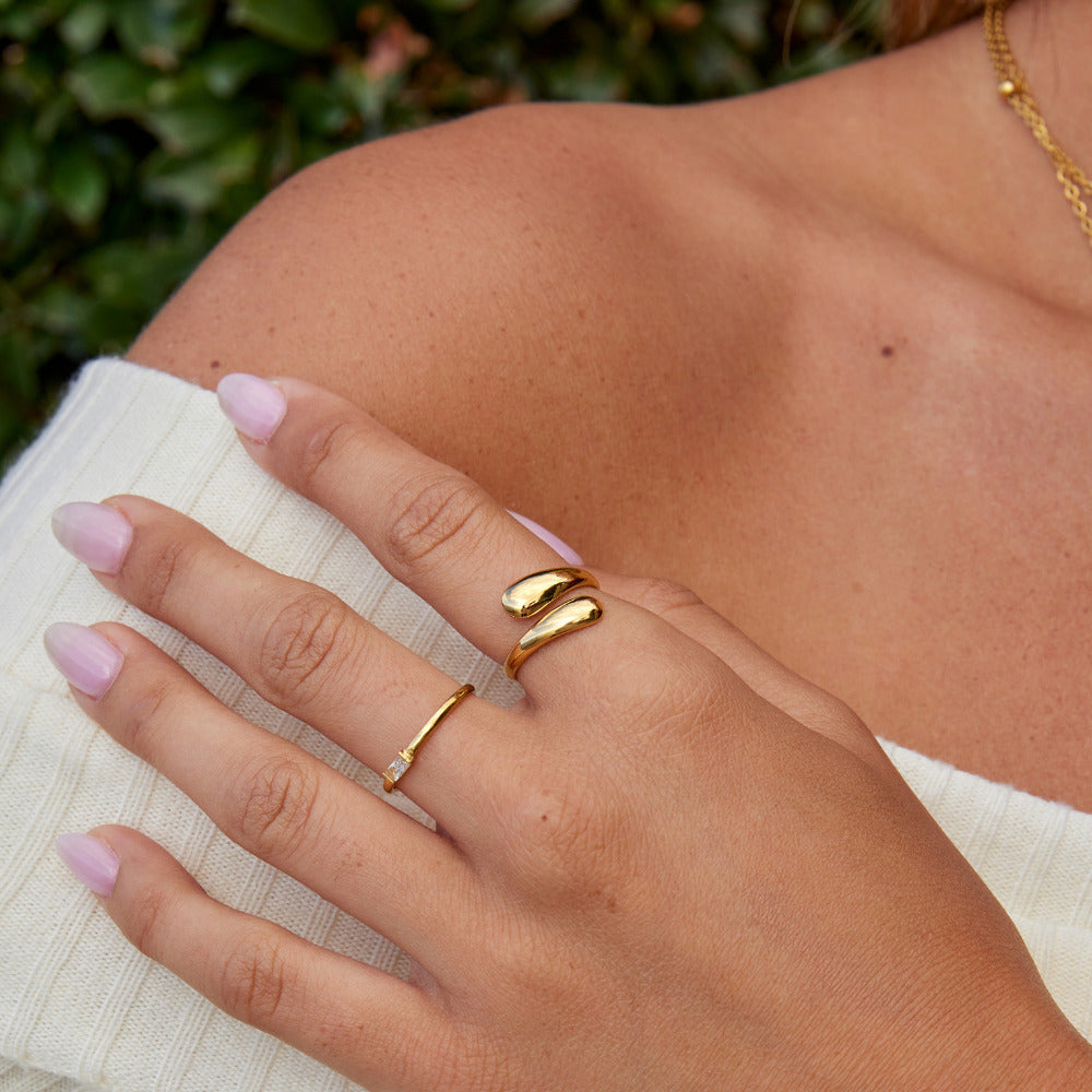Anillo dorado Raven envolvente