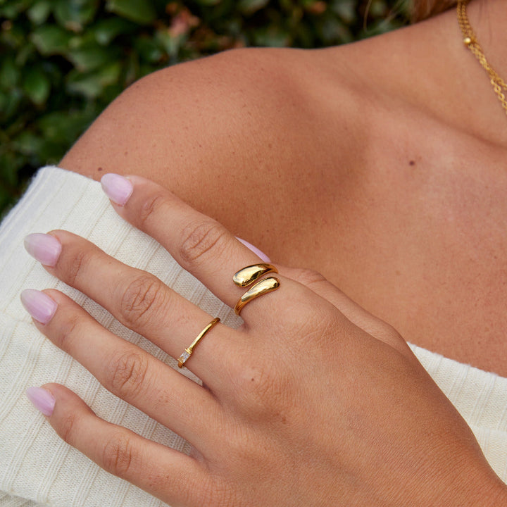 Anillo dorado Raven envolvente
