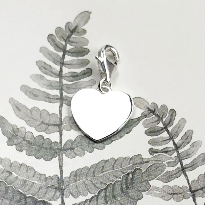 Collar de corazones de plata