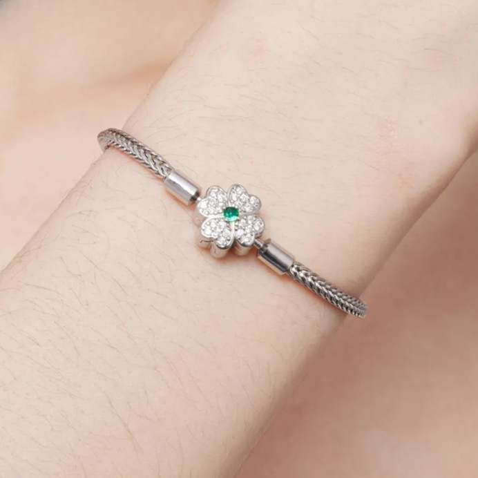 Pulsera Clover Charm