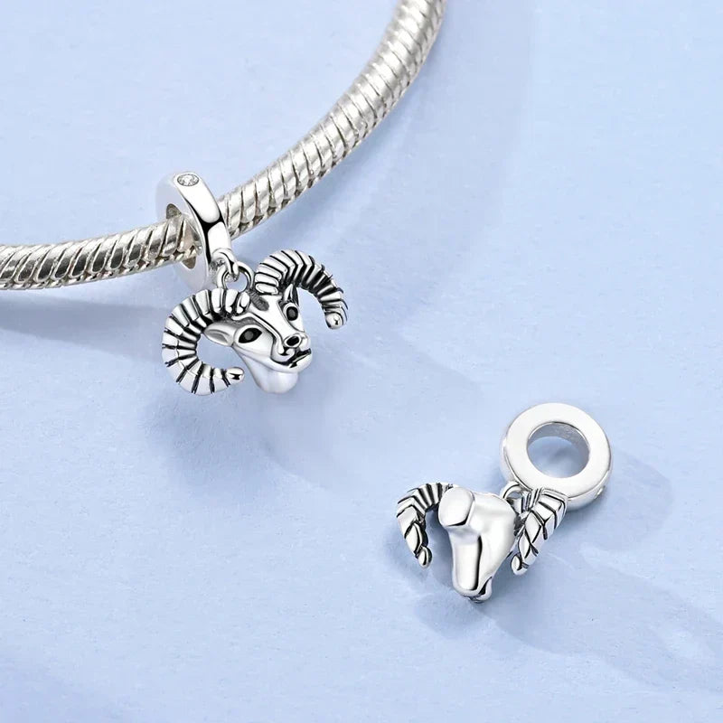 Colgante de carnero con cuernos en espiral