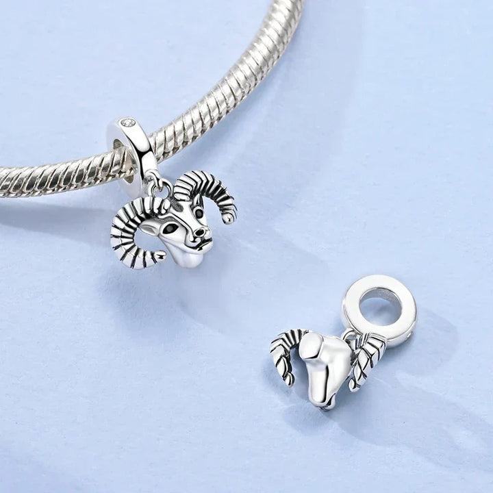 Colgante de carnero con cuernos en espiral