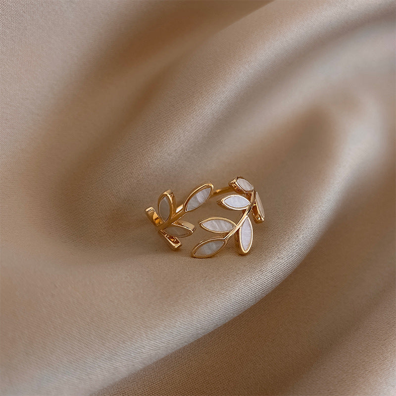 Anillo pure blanco ópalo hoja