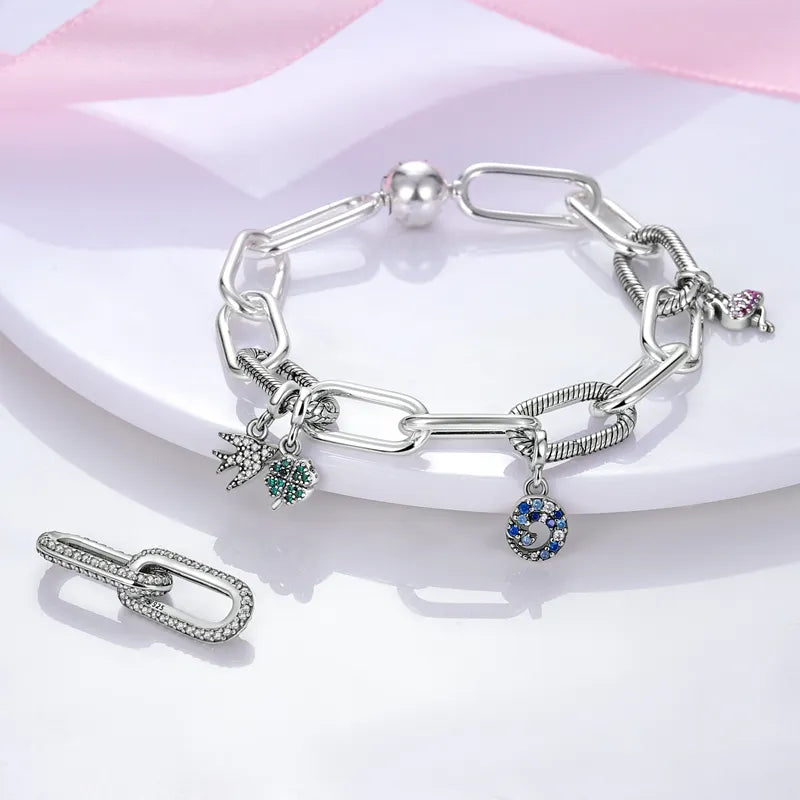 Pulsera con colgantes