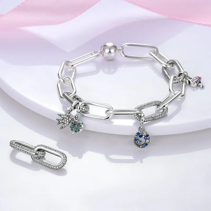 Pulsera con colgantes