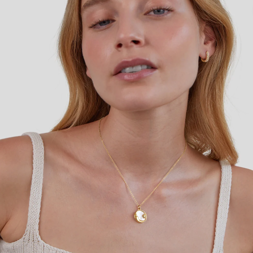 Collar Sueños en las Nubes con luna y estrellas