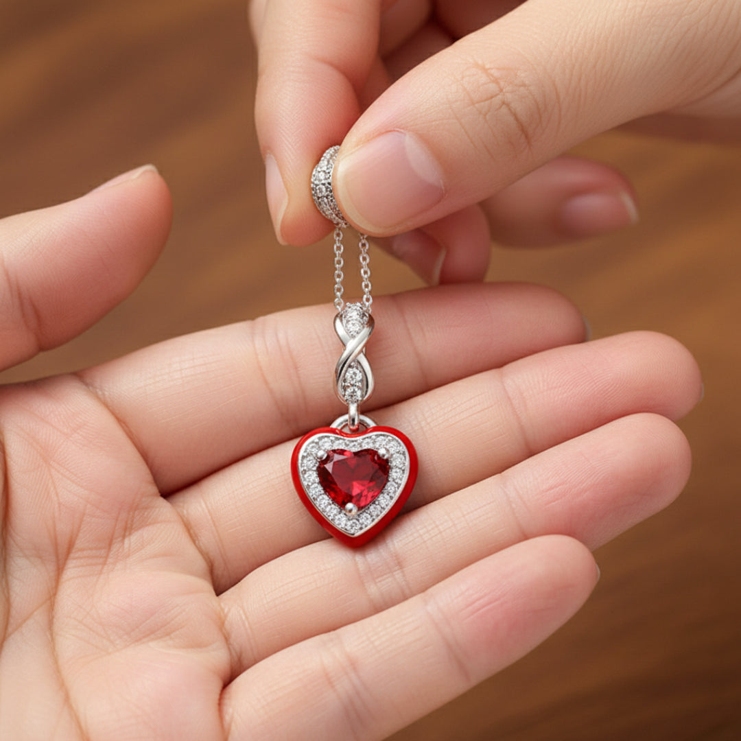 Colgante de corazón rojo