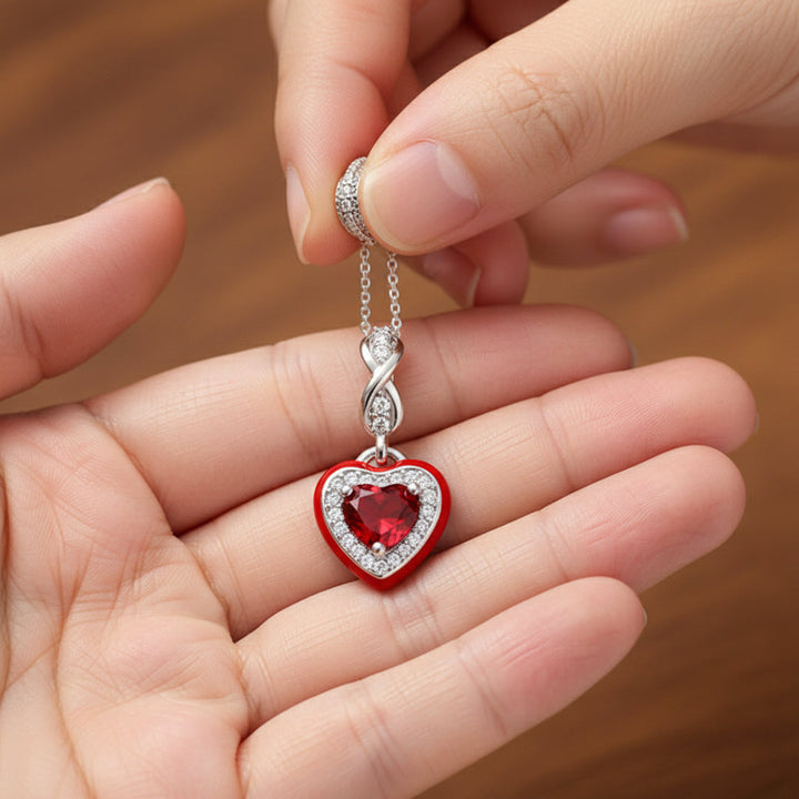 Colgante de corazón rojo