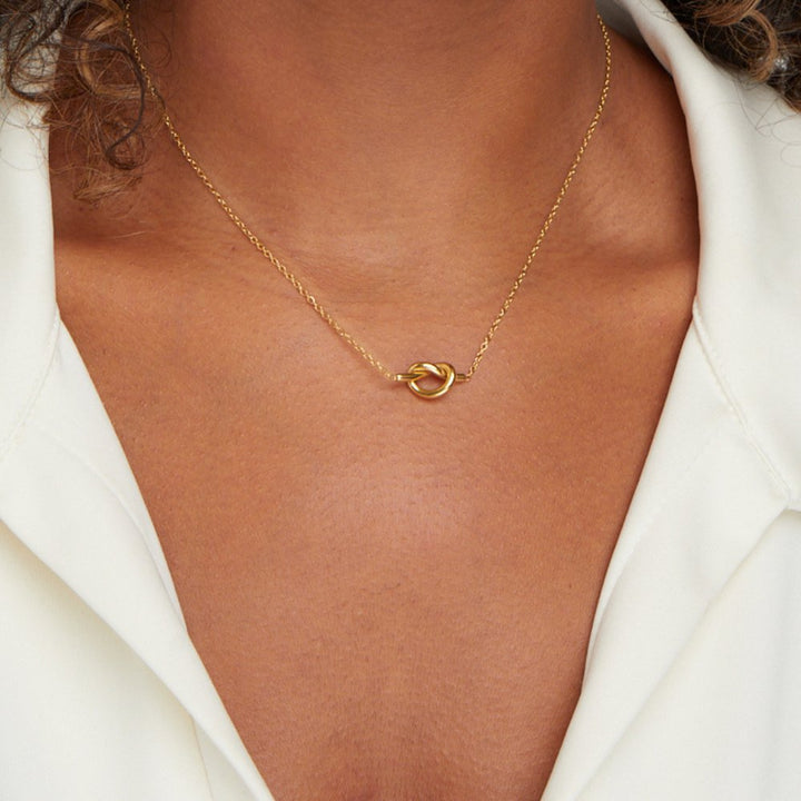 Collar Adela con nudo