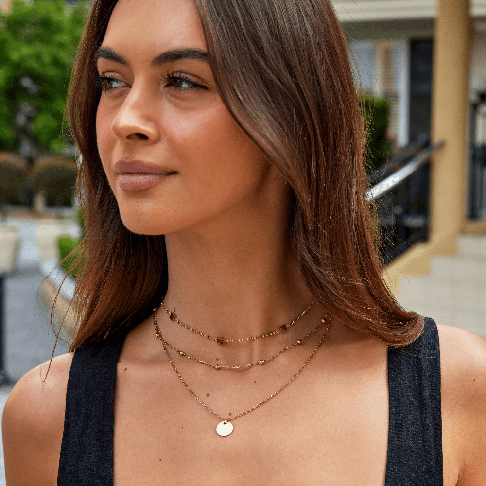 Collar Alberta con cristal rojo