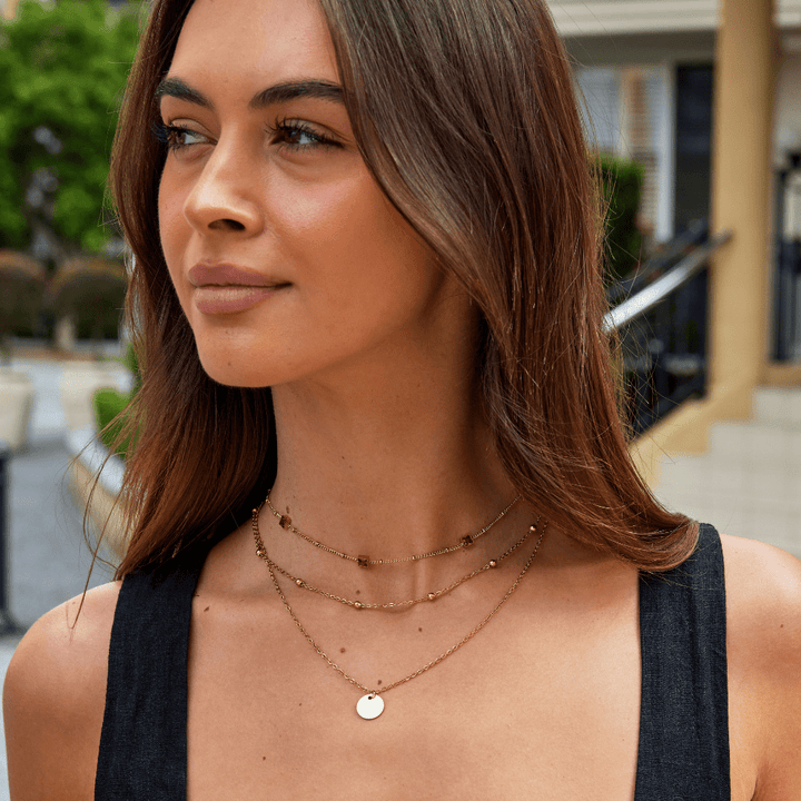 Collar Alberta con cristal rojo