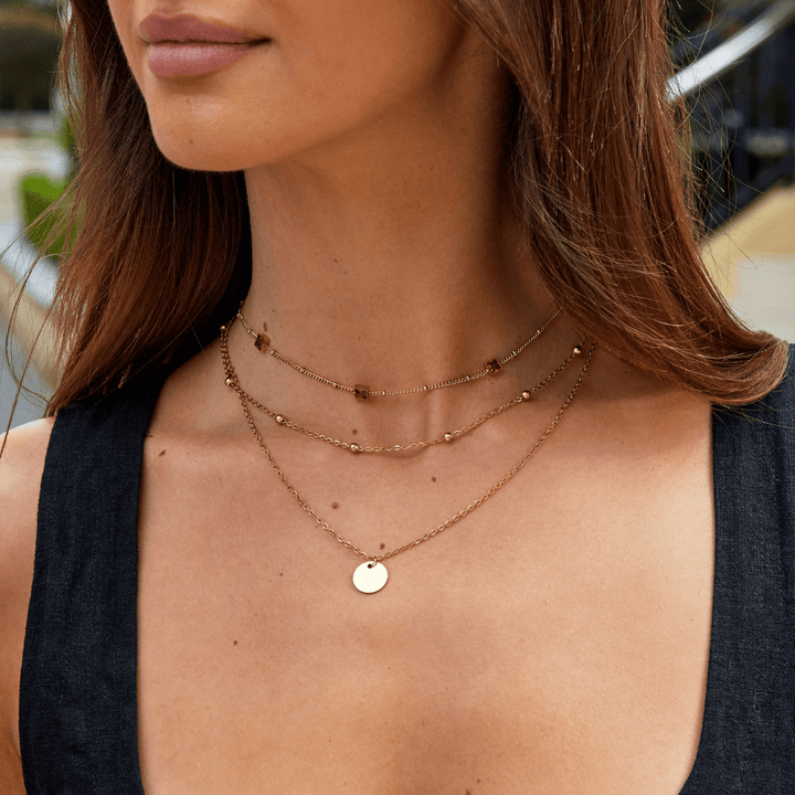 Collar Alberta con cristal rojo