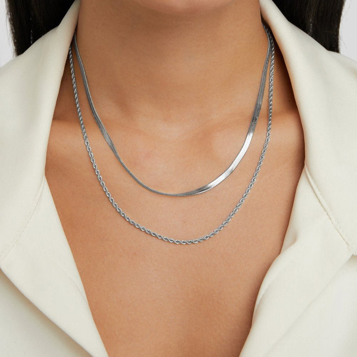 Collar plateado multicapa Alexandra