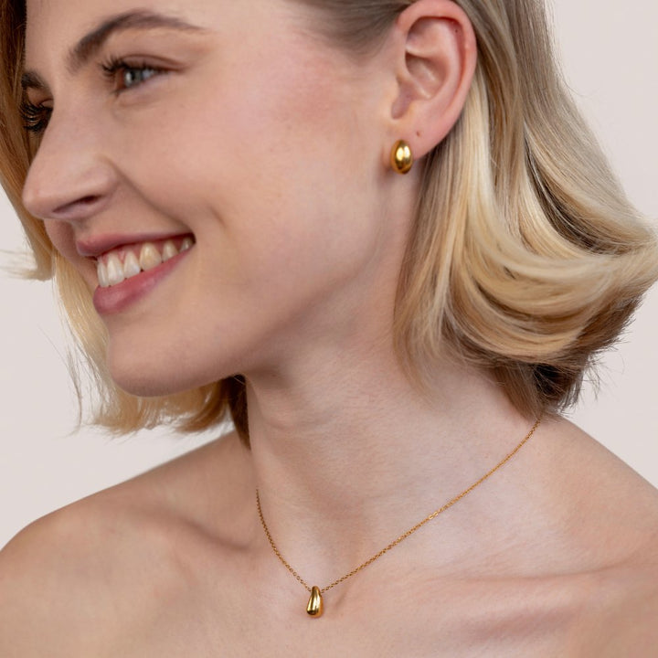 Collar dorado Amara con gota