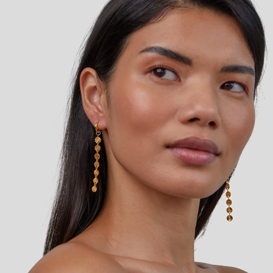 Pendientes disco Amari chapados en oro 18K