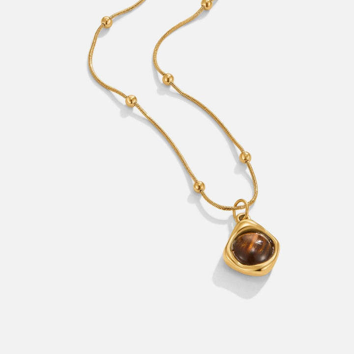 Collar con colgante de ámbar