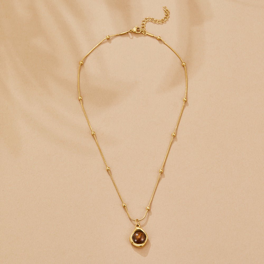 Collar con colgante de ámbar
