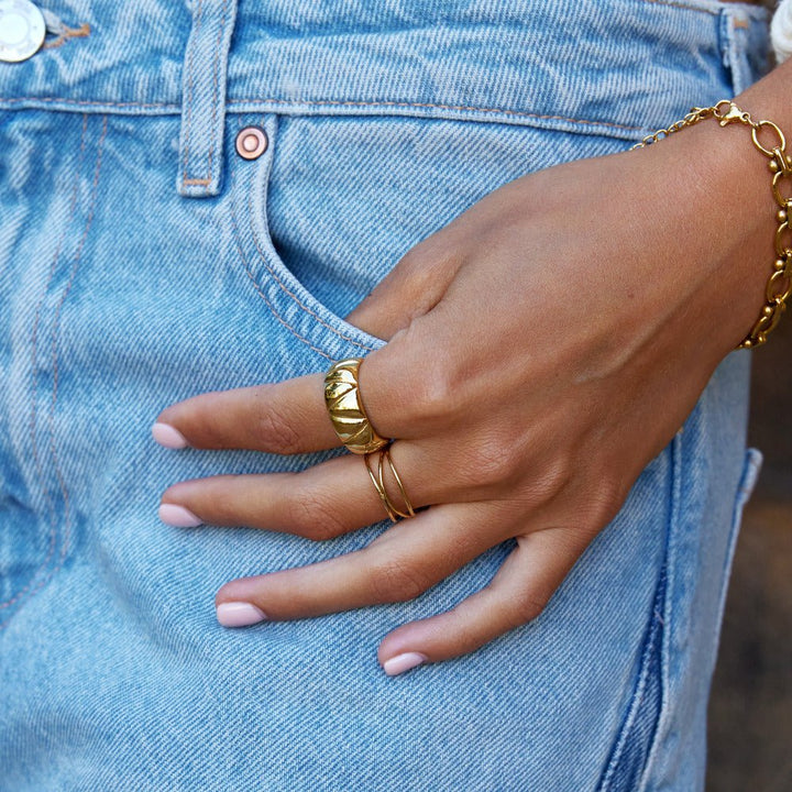 Anillo Anika ancho dorado