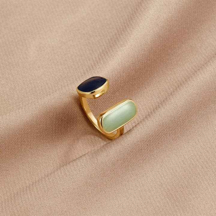 Anillo aguamarina envolvente