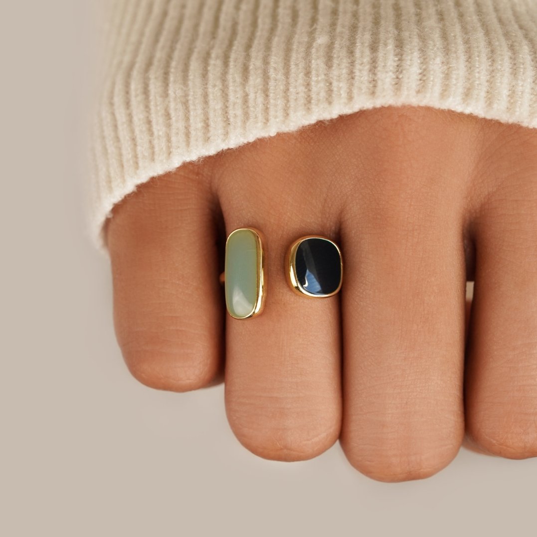 Anillo aguamarina envolvente