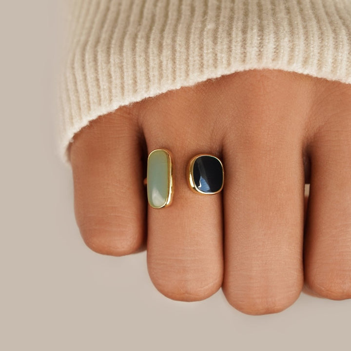 Anillo aguamarina envolvente