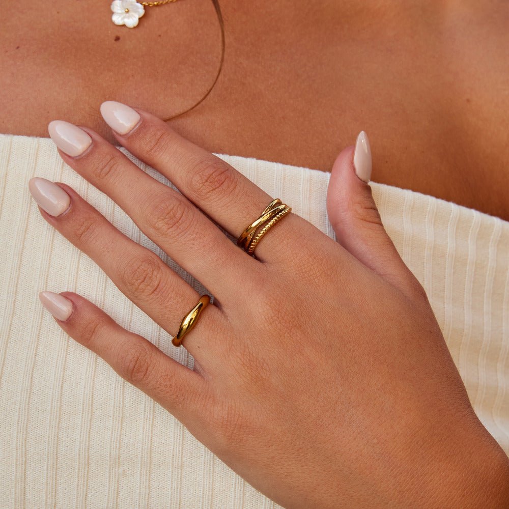 Anillo Ara trenzado entrelazado