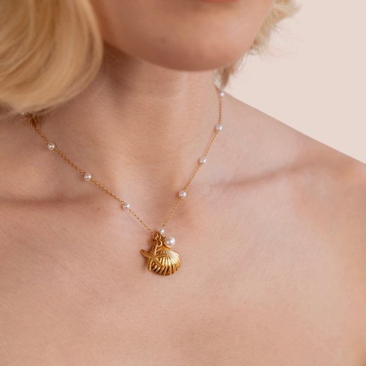 Collar Aria con charm de concha