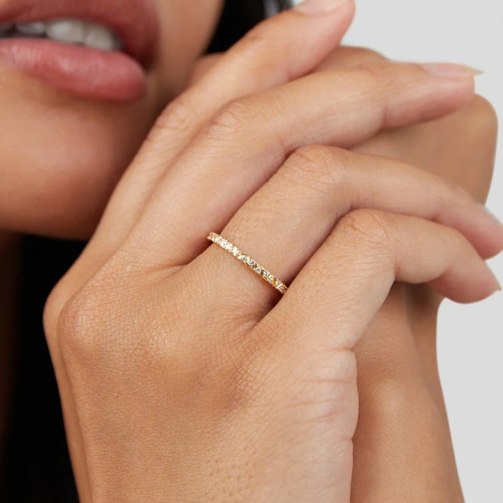 Anillo dorado y cristal Arquette