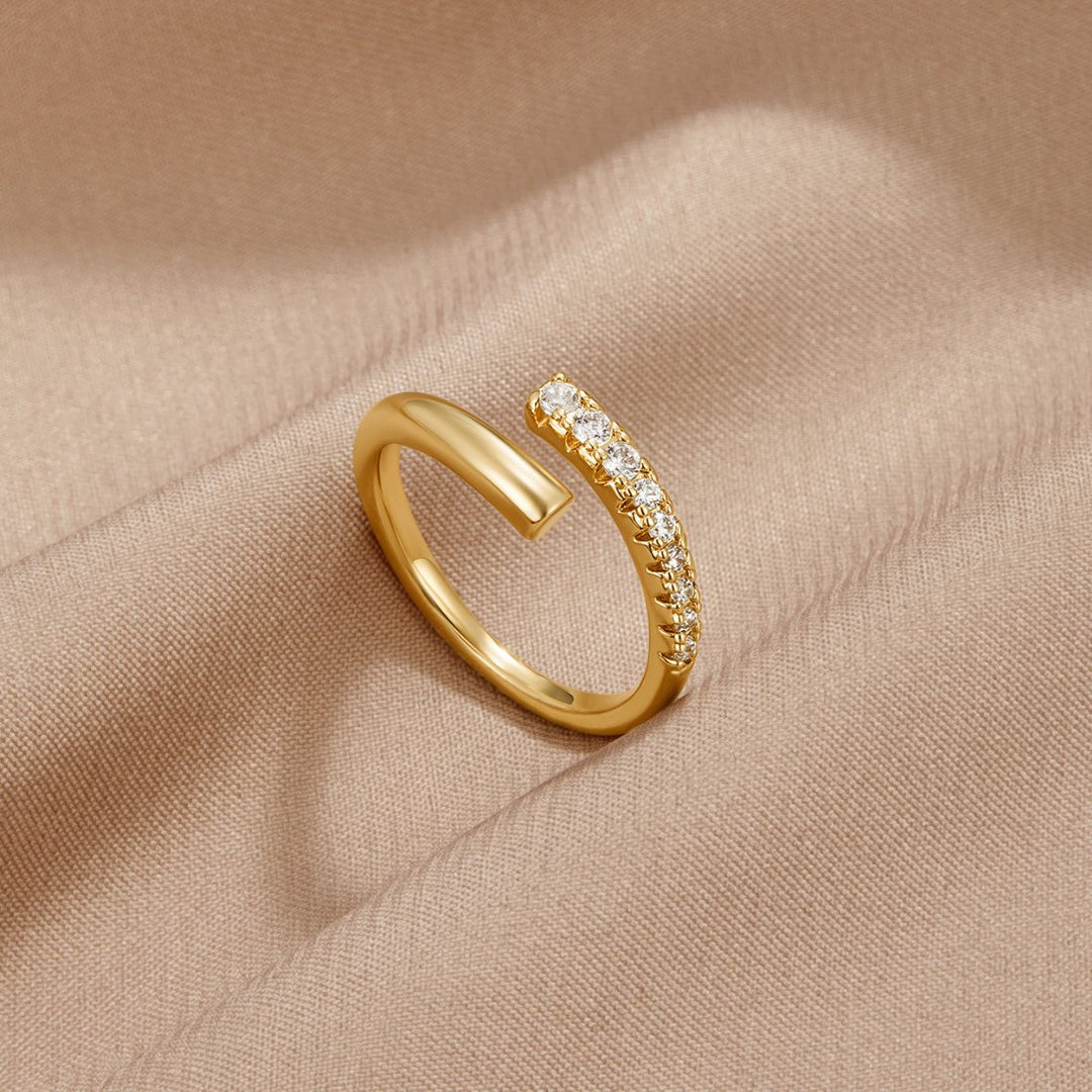 Anillo Arya dorado y cristal