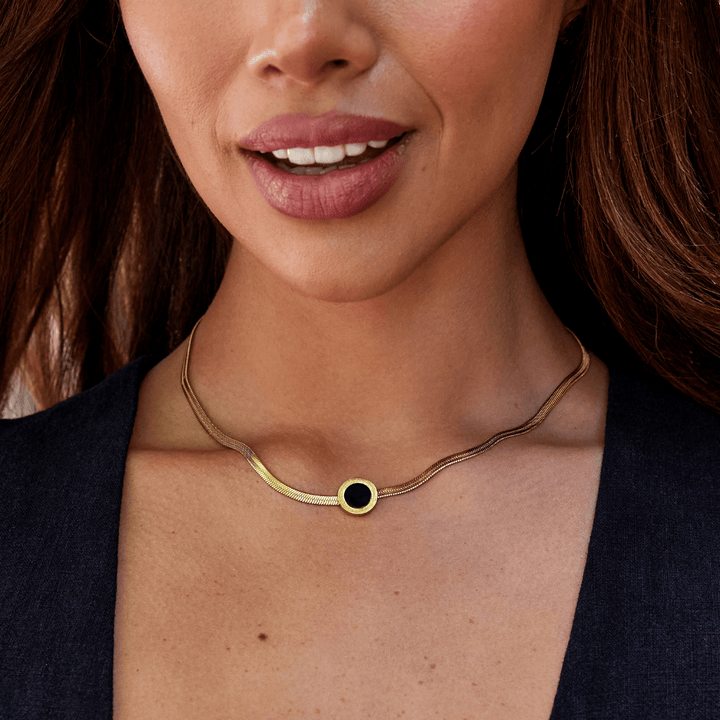 Collar Azalea Black con colgante