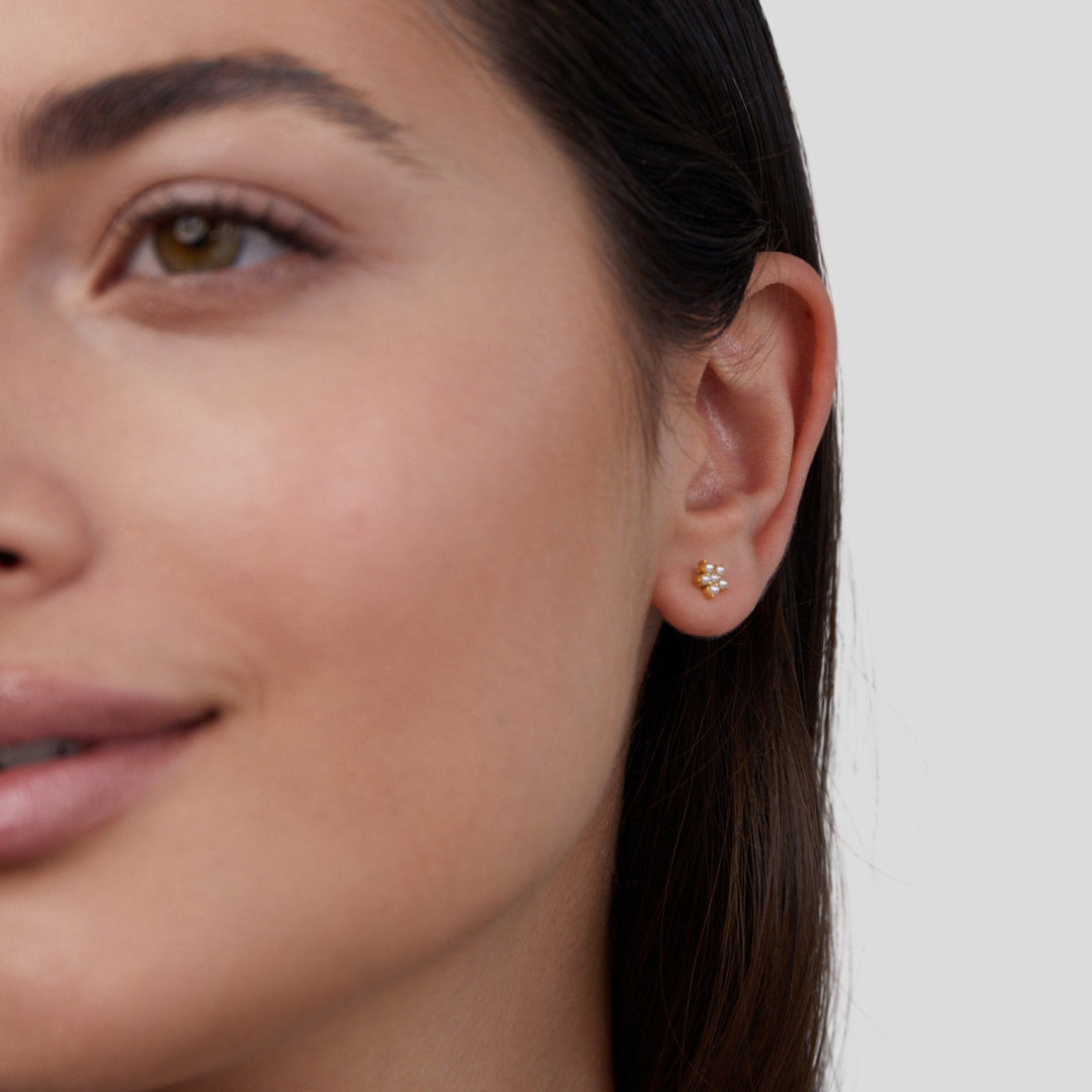 Pendientes flores con pequeña perla