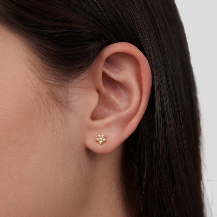 Pendientes flores con pequeña perla