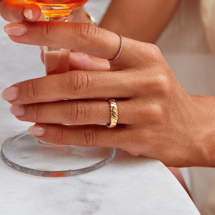 Anillo Calira trenzado infinito