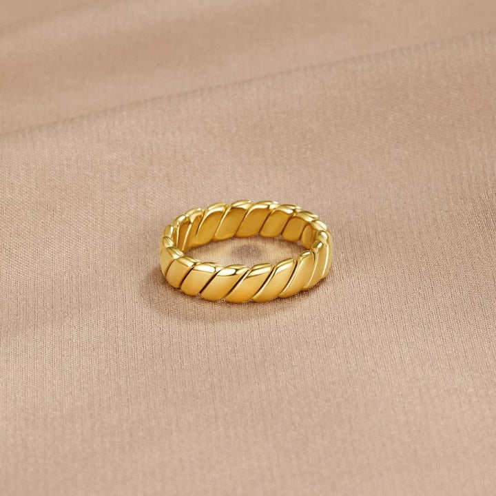 Anillo Calira trenzado infinito