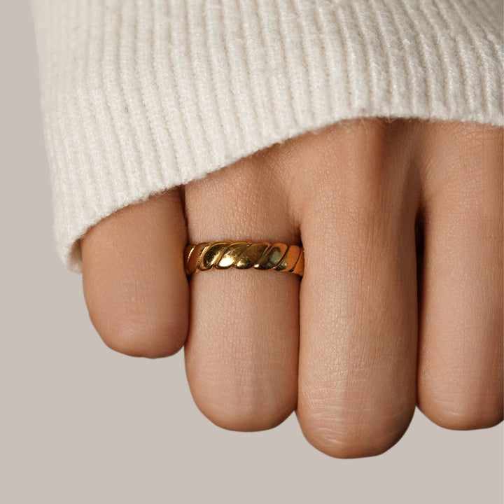 Anillo Calira trenzado infinito