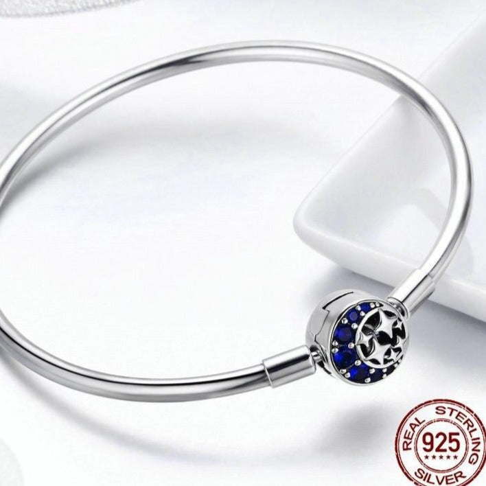 Pulsera con Encantos Mágicos de Luna y Estrellas