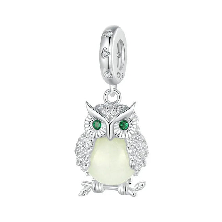 Colgante búho con ojos verdes