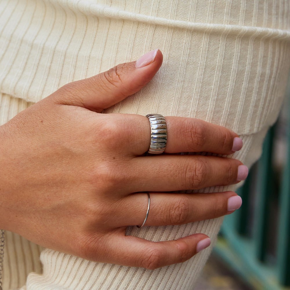 Anillo ancho Calira plateado