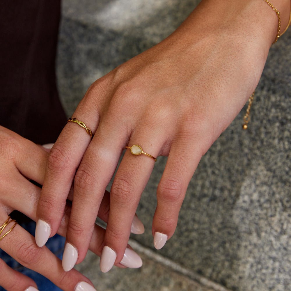Anillo Clara Kapkovy piedra